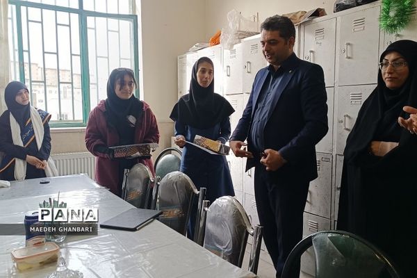 نشست تعامل و همفکری شورای دانش‌آموزی هنرستان سعادت با مسئولین