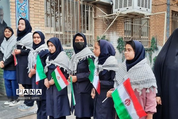 حضور فرمانده بسیج ناحیه شهرستان پردیس  به‌مناسبت هفته بسیج در مدرسه الزهرا شهرستان پردیس