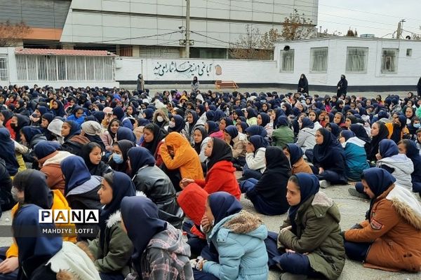 حضور فرمانده بسیج ناحیه شهرستان پردیس  به‌مناسبت هفته بسیج در مدرسه الزهرا شهرستان پردیس