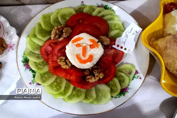 جشنواره صبحانه سالم در دبیرستان دکتر جواد حداد۲ ناحیه ۵