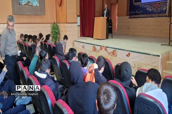 برگزاری اولین مرحله اردوی عملی  دفاعی در دبیرستان نمازی