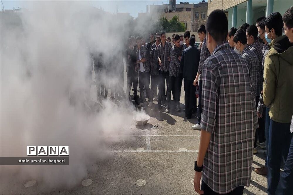 برگزاری اولین مرحله اردوی عملی  دفاعی در دبیرستان نمازی
