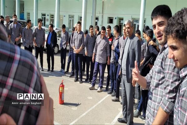 برگزاری اولین مرحله اردوی عملی  دفاعی در دبیرستان نمازی