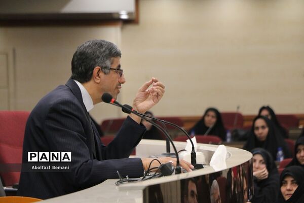 همایش سرگروه های علمی آموزشی مقطع ابتدایی استان قم-2