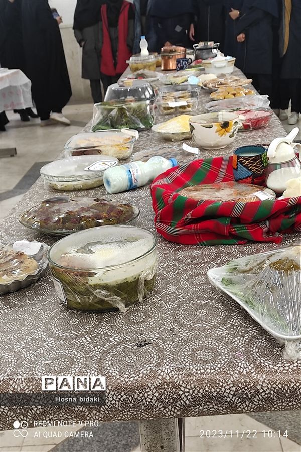 برگزاری جشنواره غذا در دبیرستان نمونه دولتی نجابت