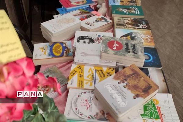 اجرای طرح کتاب مهربانی و کمک به دانش‌آموزان کم برخوردار