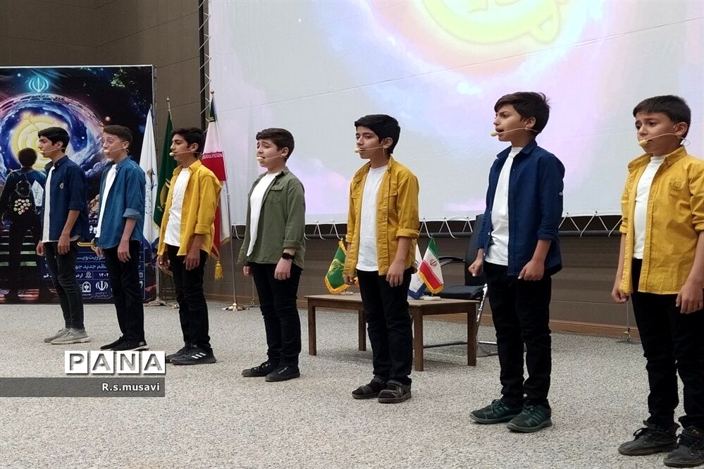 همایش نوجوانان دانش آموز با عنوان نو جهان در اردوگاه ۱۵ خرداد قم