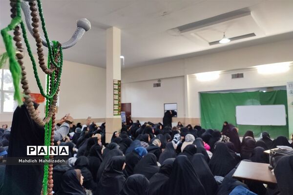 برگزاری دومین کارگاه آموزشی جمعه‌های مهدوی در ناحیه ۶ مشهد مقدس