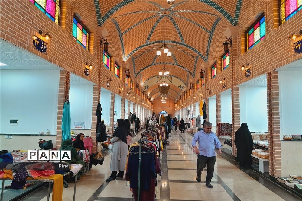 ۴نمایشگاه اقتصاد مقاومتی  بانوان کارافرین در قرچک‌