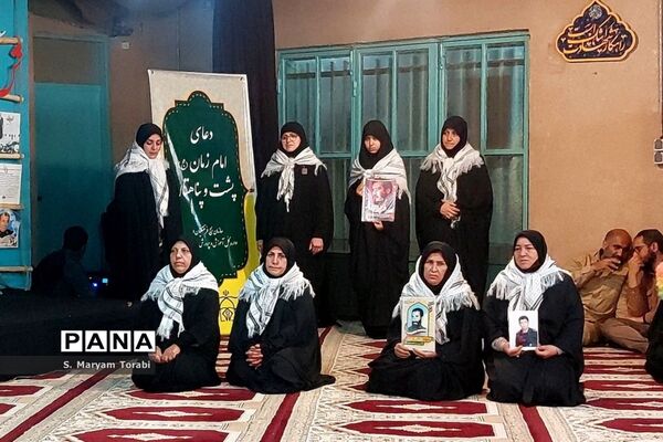قرائت میثاق‌نامه معلمی توسط نومعلمان فارس در معراج شهدای اهواز