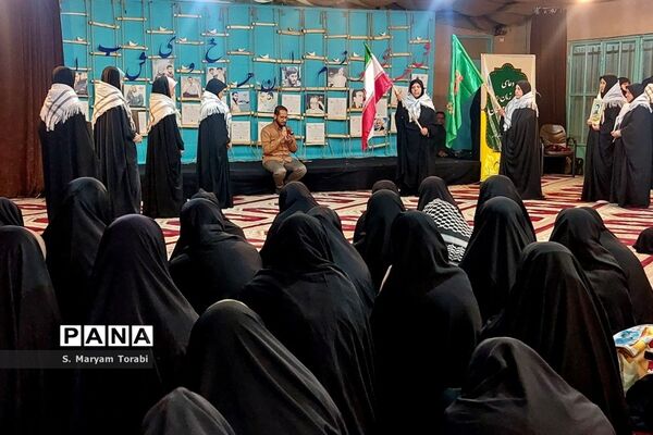 قرائت میثاق‌نامه معلمی توسط نومعلمان فارس در معراج شهدای اهواز