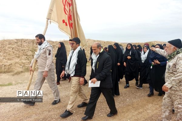 مرور درس‌های شهیدحسن باقری توسط معلمان فارس