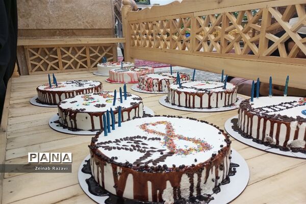 برگزاری جشن یک سالگی دوره بینهایت در استان قم