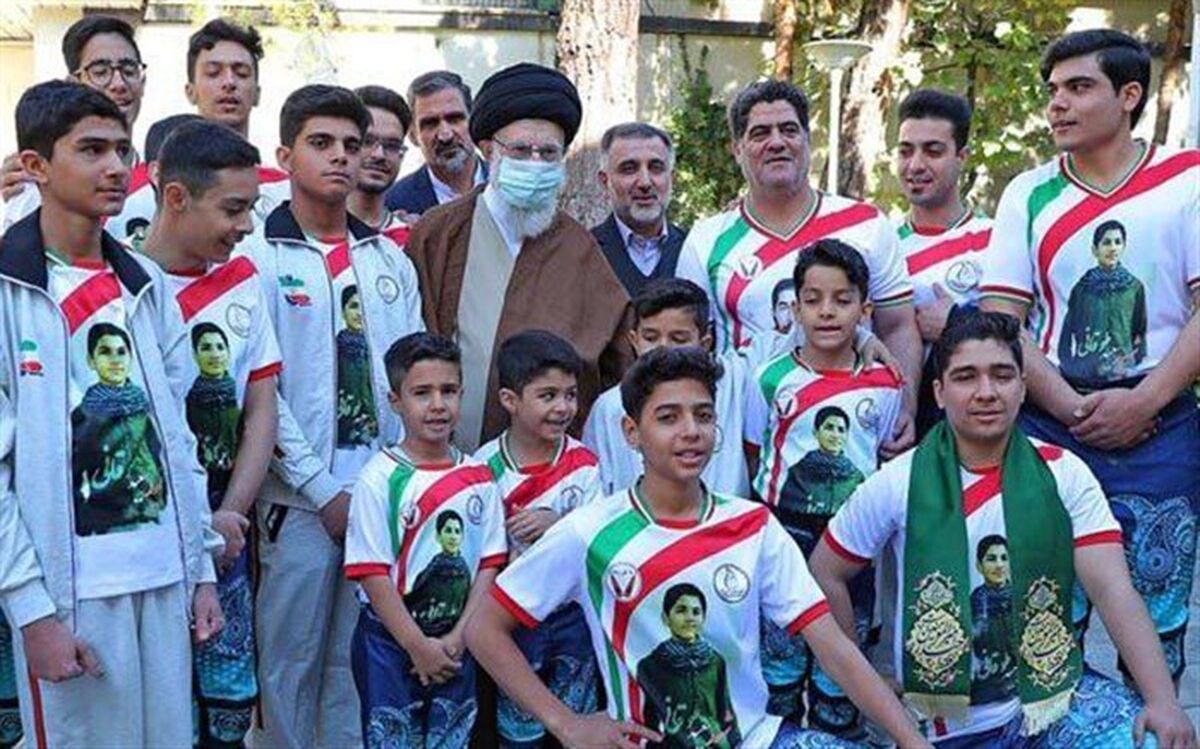 نگاه رهبر انقلاب به نوجوانان، فرصتی برای تحول
