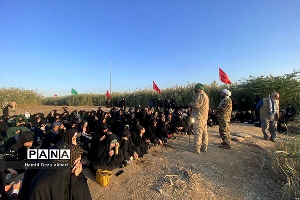 حضور دختران دانش‌آموز رودهن در اردوی راهیان نور