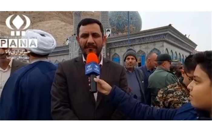 عطرافشانی مزار شهدا به مناسبت هفته بسیج در شهرستان شهرضا/فیلم