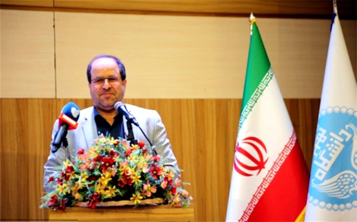 مأموریت رئیس دانشگاه به مدیران ارشد برای ملاقات ماهانه با اساتید و کارکنان پیشکسوت