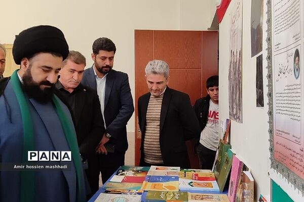 تجهیز و راه‌اندازی کتابخانه تخصصی دبیرستان ابن‌سینا رودهن
