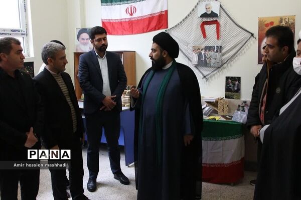 تجهیز و راه‌اندازی کتابخانه تخصصی دبیرستان ابن‌سینا رودهن