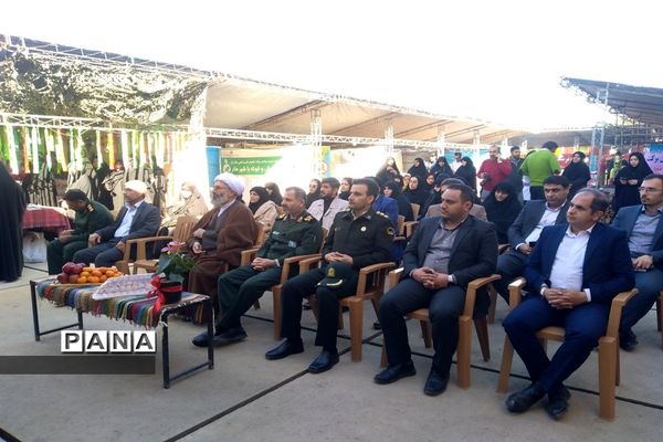 نمایشگاه کار آفرینی صنایع دستی و مشاغل خانگی در میاندورود