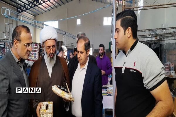 نمایشگاه کار آفرینی صنایع دستی و مشاغل خانگی در میاندورود