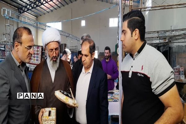 نمایشگاه کار آفرینی صنایع دستی و مشاغل خانگی در میاندورود