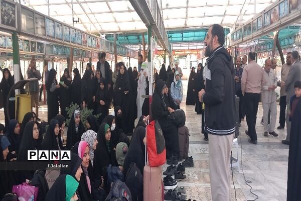مراسم بدرقه دانش‌آموزان ناحیه یک قم به اردوی راهیان نور
