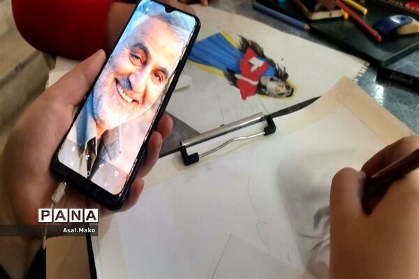 نمایشگاه هنرهای تجسمی در راستای حمایت از کودکان غزه در پاکدشت