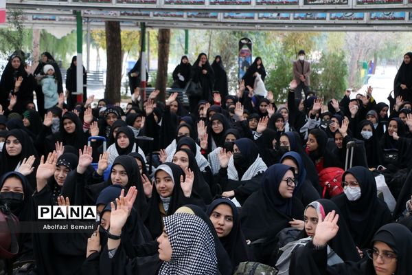 اعزام سومین گروه از دانش‌آموزان ناحیه یک قم به اردوی راهیان نور