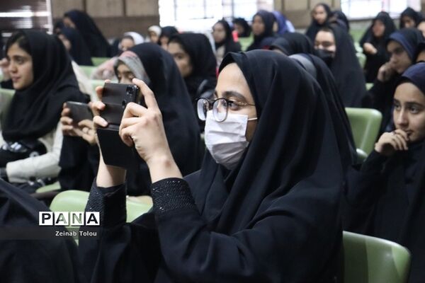 کارگاه آموزش مقدماتی خبرنگاری ویژه دانش‌آموزان دختر  ناحیه ۵