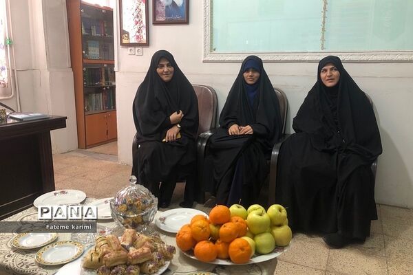 رونمایی از شهید شاخص در دبیرستان دخترانه نسیبه ناحیه دو ری