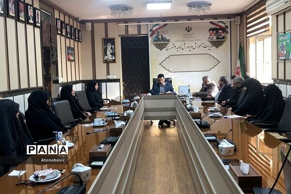 مراسم تقدیر از مربیان و مسئولین اردوی راهیان نور در ناحیه دو ری