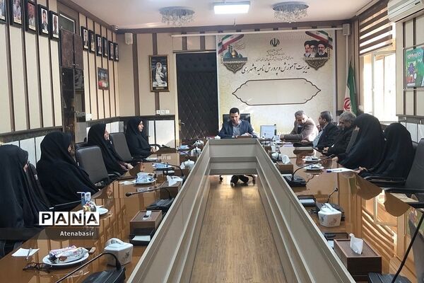 مراسم تقدیر از مربیان و مسئولین اردوی راهیان نور در ناحیه دو ری
