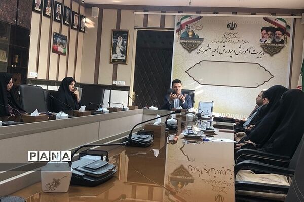 مراسم تقدیر از مربیان و مسئولین اردوی راهیان نور در ناحیه دو ری