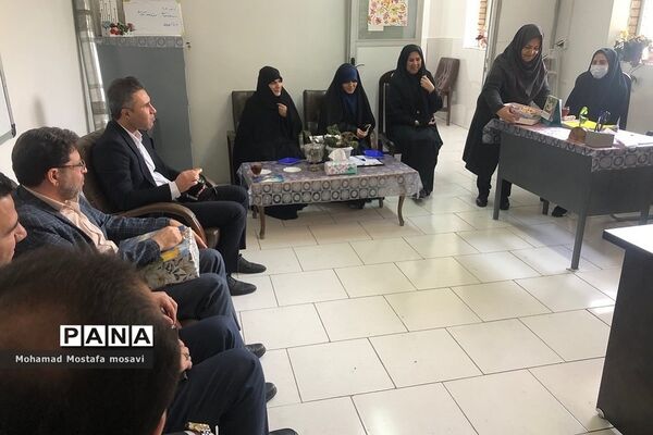 تقدیر از خانواده شهدا در ناحیه دو ری