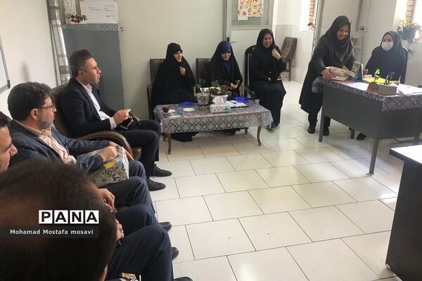تقدیر از خانواده شهدا در ناحیه دو ری