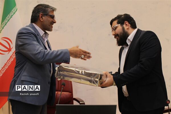 اولین جلسه هماهنگی ویژه مسئولان توزیع شیر رایگان مدارس دولتی مناطق شهرستان‌های استان‌تهران