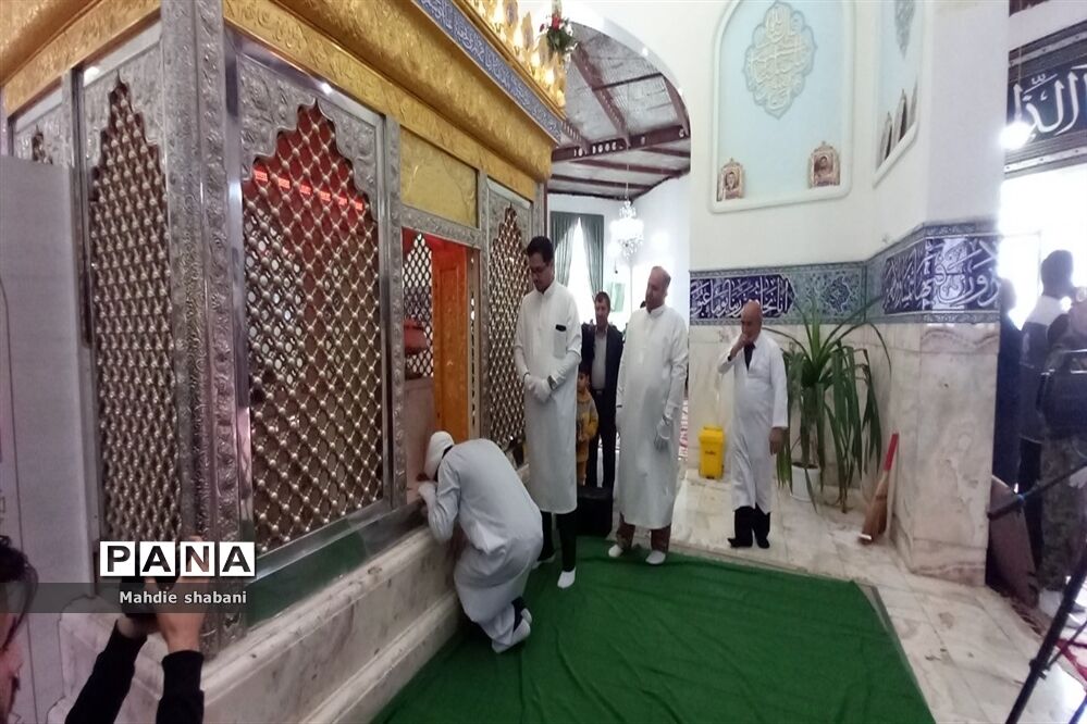 مراسم عطر افشانی و غبارروبی آستان مقدس امامزاده سیدمحمد(ع)کاشمر