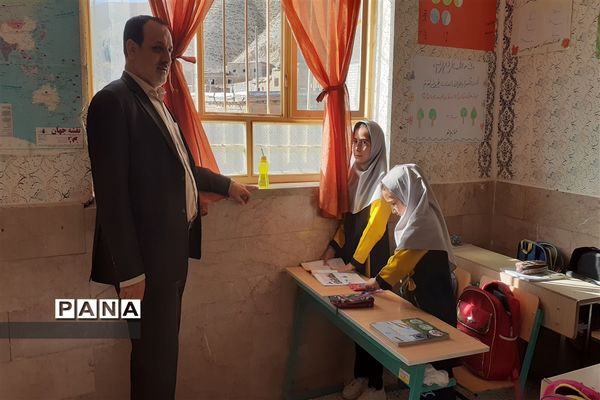 بازدید مدیر آموزش‌و‌پرورش شهرستان کلات از مدارس روستای مرزی سنگ دیوار و روستای قاباخ