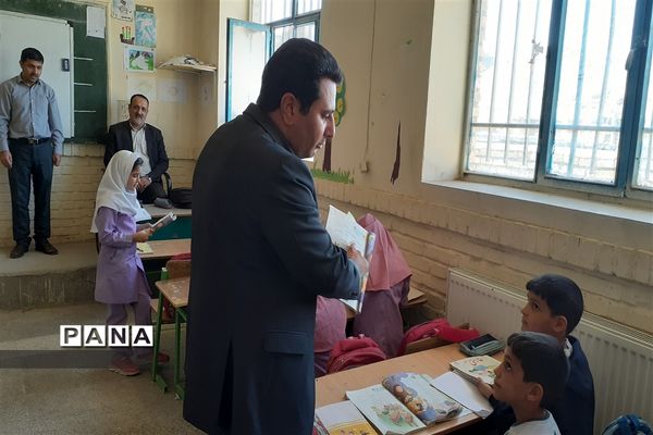 بازدید مدیر آموزش‌و‌پرورش شهرستان کلات از مدارس روستای مرزی سنگ دیوار و روستای قاباخ