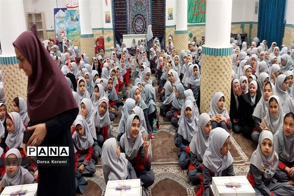 جشن تولد خیر مدرسه‌ساز در جمع دانش‌آموزان