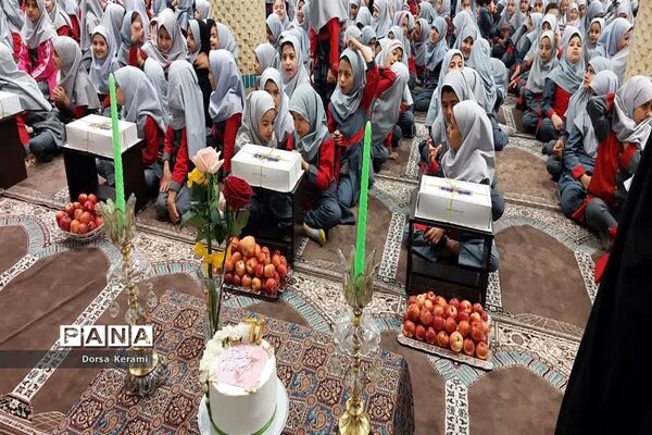 جشن تولد خیر مدرسه‌ساز در جمع دانش‌آموزان