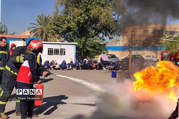 مانور زلزله آموزشی برای دانش‌آموزان