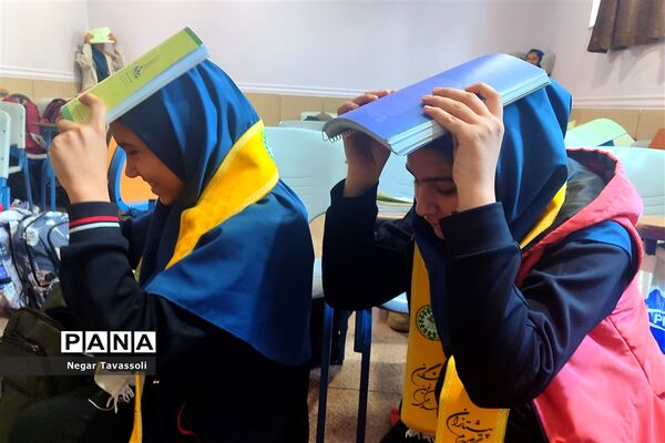 مانور زلزله آموزشی برای دانش‌آموزان