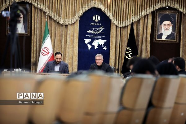 نشست خبری مشترک سخنگوی دولت و رئیس سازمان برنامه و بودجه