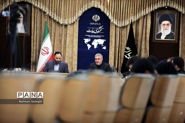 نشست خبری مشترک سخنگوی دولت و رئیس سازمان برنامه و بودجه