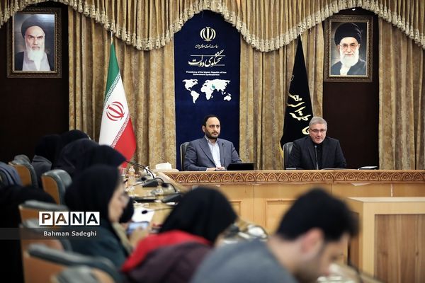 نشست خبری مشترک سخنگوی دولت و رئیس سازمان برنامه و بودجه