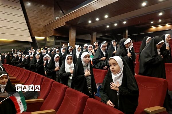 آیین اختتامیه هفته فرهنگی شهرستان قدس در سالن فرهنگ و هنر شهرداری شهرستان قدس
