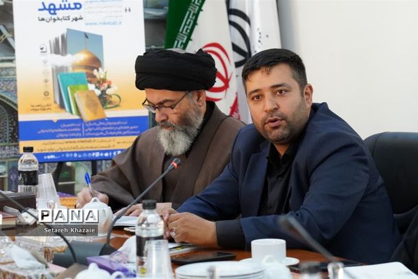 رونمایی از پوستر پویش ملی کتابخوانی سرباز