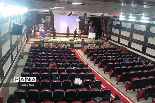 برگزاری کارگاه توانمندسازی مدرسان درس تفکر و سبک زندگی شهرستان شهریار در طرح سپهر دانش و معرفت